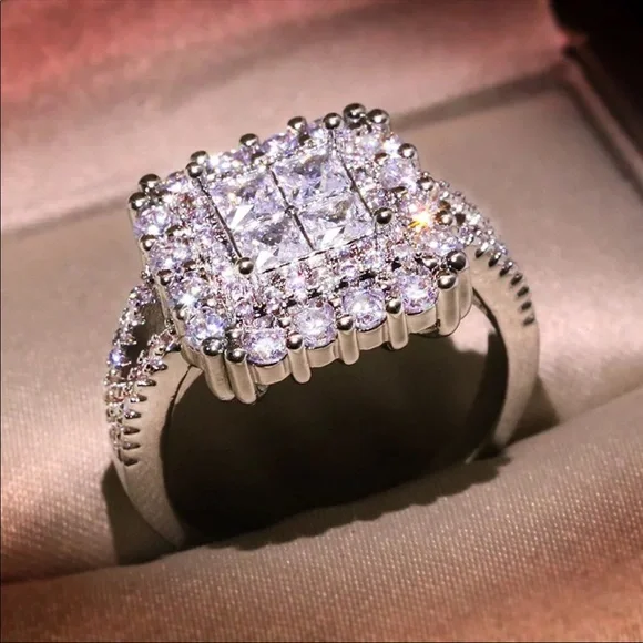 New Women’s 925 Silver Beautiful Square Diamond Ring - Picture 3 of 6